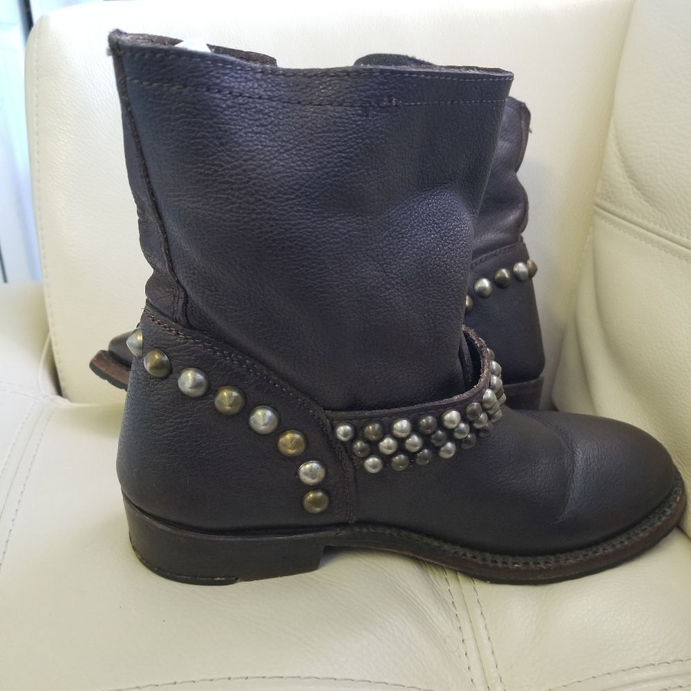 Ash dark brown Studded pull on Motorcycle booties